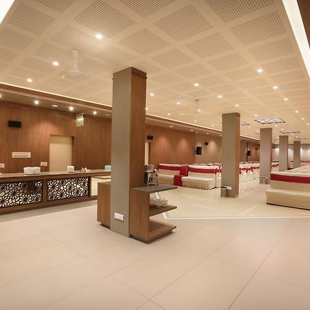 Abbott Hotel Нави Мумбай Екстериор снимка