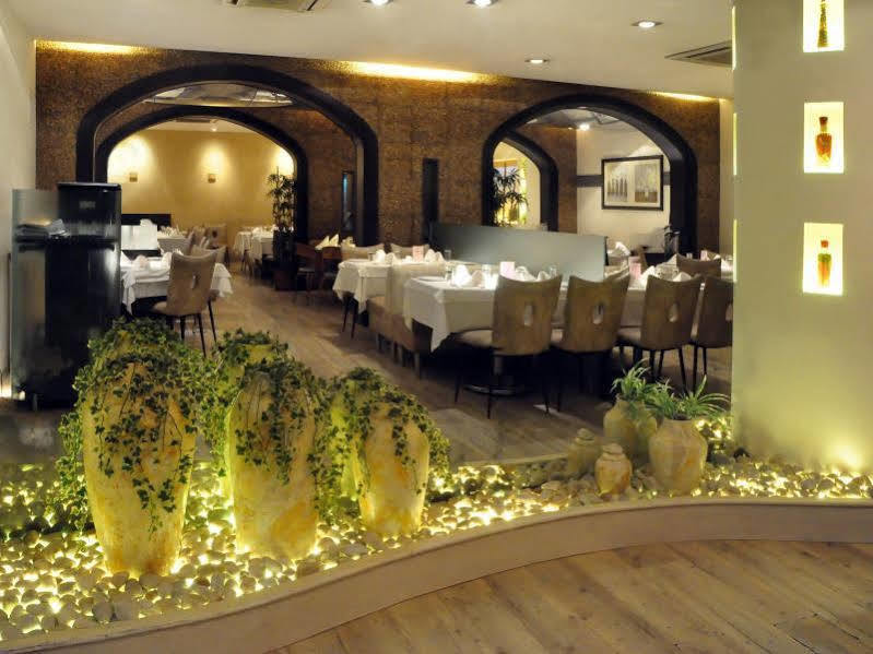 Abbott Hotel Нави Мумбай Екстериор снимка