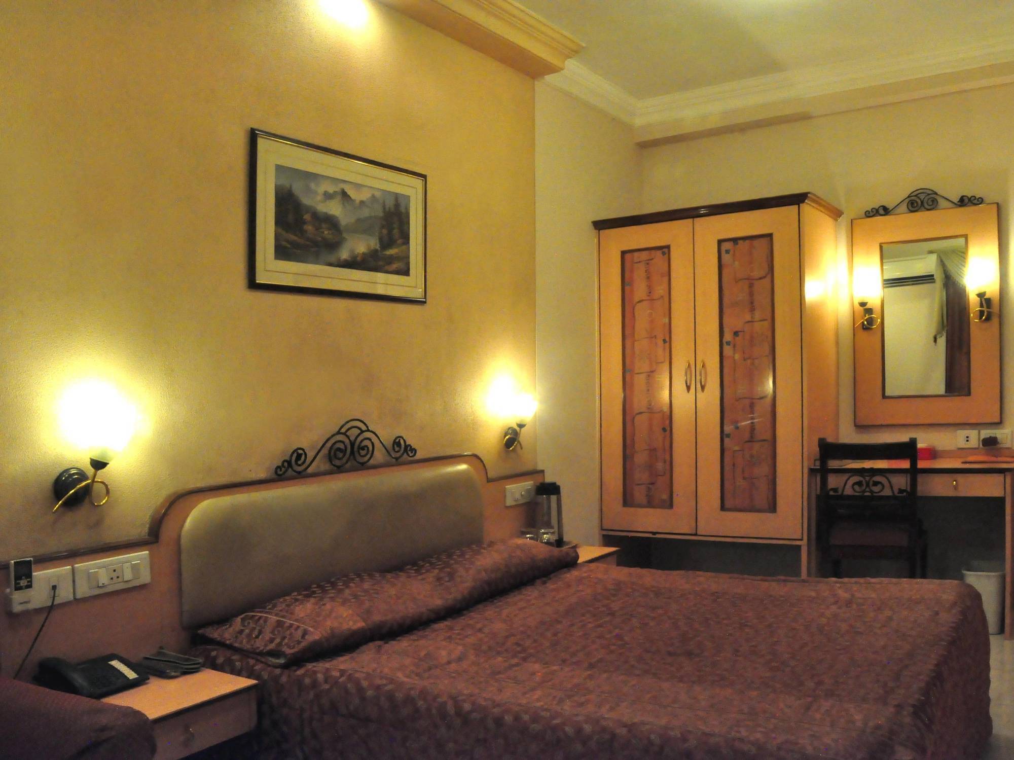 Abbott Hotel Нави Мумбай Екстериор снимка