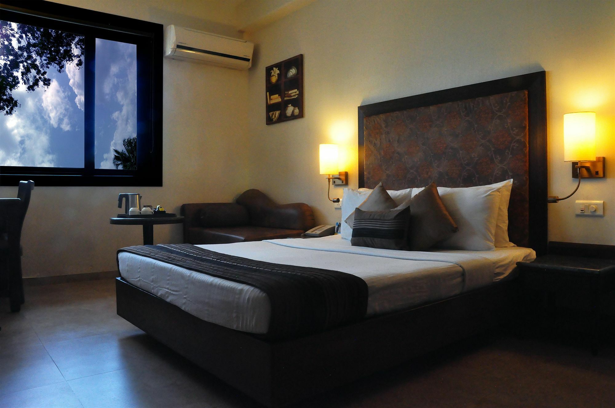 Abbott Hotel Нави Мумбай Екстериор снимка